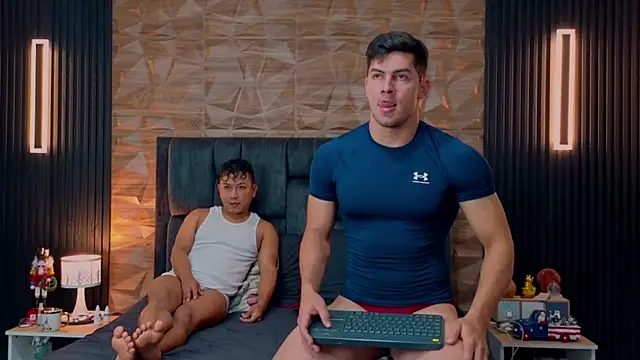 FelipeAndMarcello3 online show from November 17, 2:45 pm