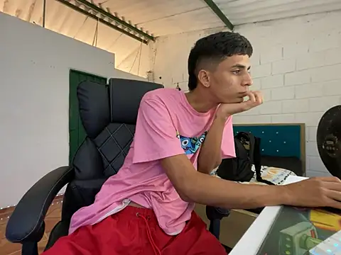 Max TheHorseDick online show from February 27, 10:31 pm