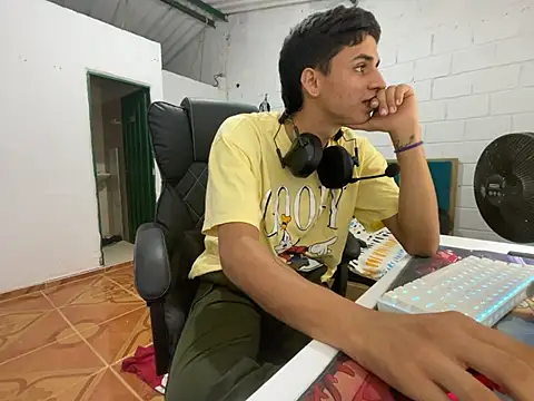 Max TheHorseDick online show from March 20, 10:18 pm