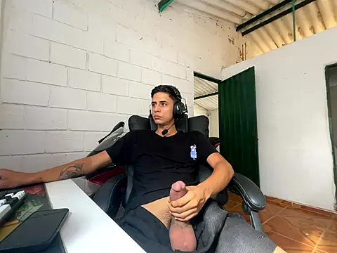 Max TheHorseDick online show from September 10, 1:44 pm