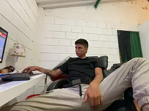 Max TheHorseDick online show from October 3, 12:40 am