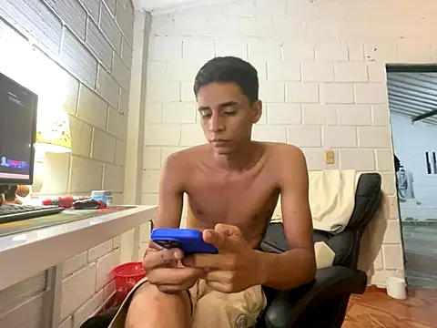 Max TheHorseDick online show from October 26, 2:50 am