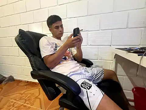 Max TheHorseDick online show from January 12, 10:26 pm