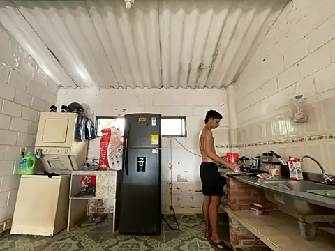 Max TheHorseDick online show from April 16, 9:39 pm