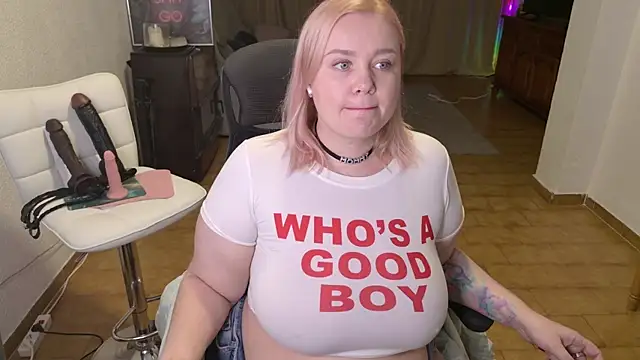 MargotGrey online show from March 5, 7:10 pm