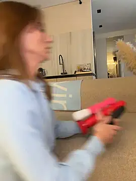 -AngelAri- online show from March 27, 8:30 pm