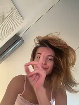 -AngelAri- online show from April 10, 9:03 am