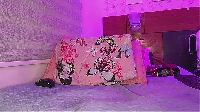 mssburbuja online show from February 5, 9:15 am