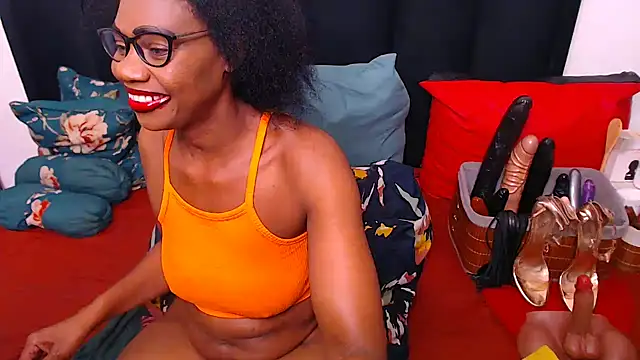 sexybootylicious online show from December 16, 5:45 am