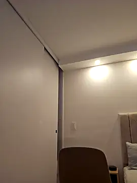 Maya Lewis online show from January 9, 11:17 pm