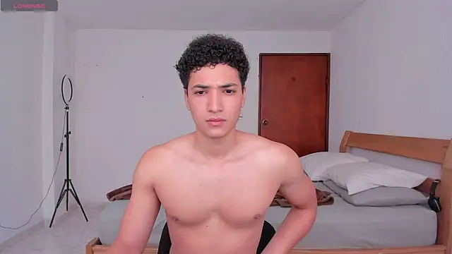 MitchellXD online show from March 2, 2:43 pm