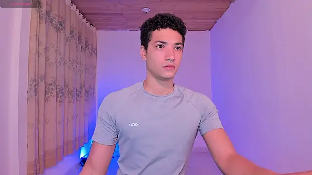 Snapshot of MitchellXD chatting on February 11, 1:16 pm MitchellXD online show from February 11, 1:16 pm