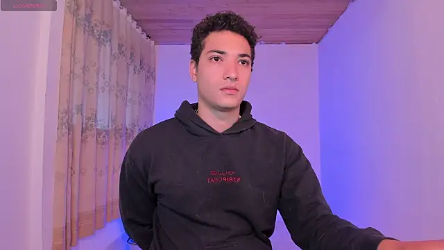 Snapshot of MitchellXD chatting on February 13, 2:02 pm MitchellXD online show from February 13, 2:02 pm