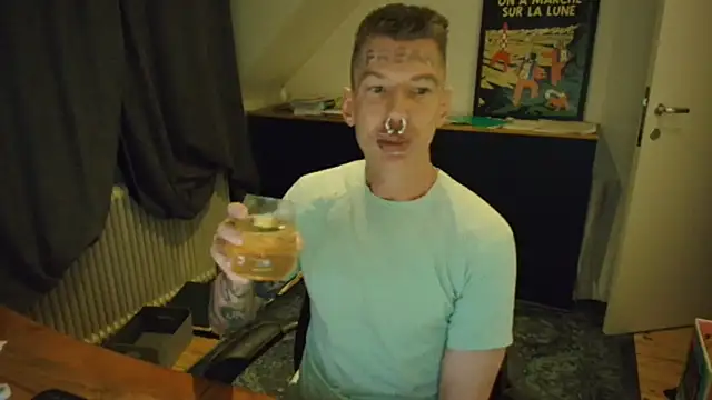 FREAK-Alex-Kanyon online show from March 4, 9:32 pm