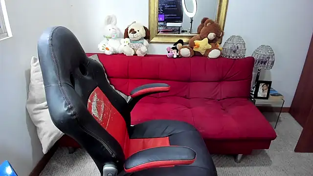 Snapshot of NicolettColin chatting on December 9, 8:01 pm NicolettColin online show from December 9, 8:01 pm