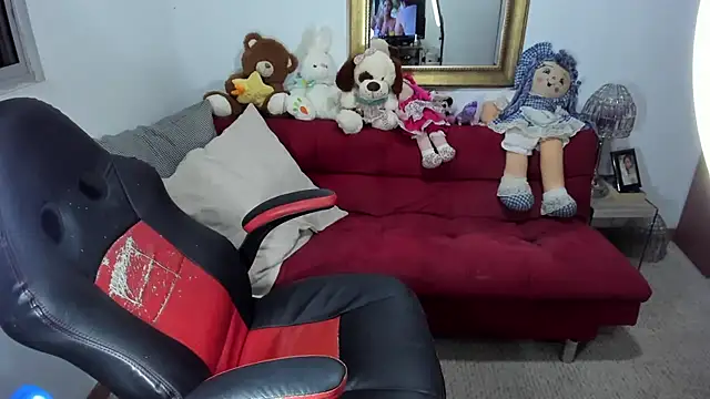 Snapshot of NicolettColin chatting on January 8, 1:21 am NicolettColin online show from January 8, 1:21 am