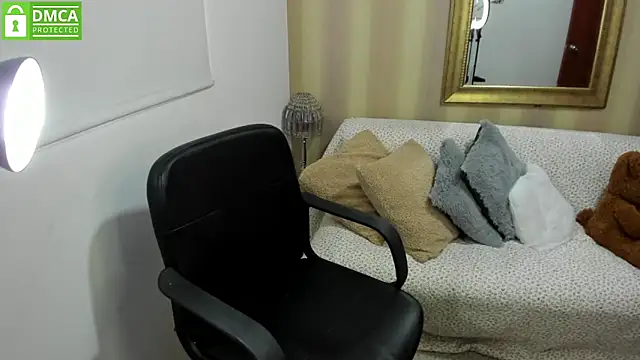 Snapshot of NicolettColin chatting on September 30, 6:24 pm NicolettColin online show from September 30, 6:24 pm