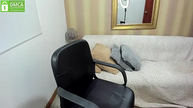 Snapshot of NicolettColin chatting on October 17, 6:54 pm NicolettColin online show from October 17, 6:54 pm