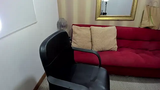 Snapshot of NicolettColin chatting on December 19, 7:32 pm NicolettColin online show from December 19, 7:32 pm