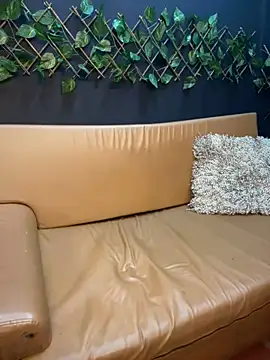 uma patna000 online show from December 22, 9:31 pm