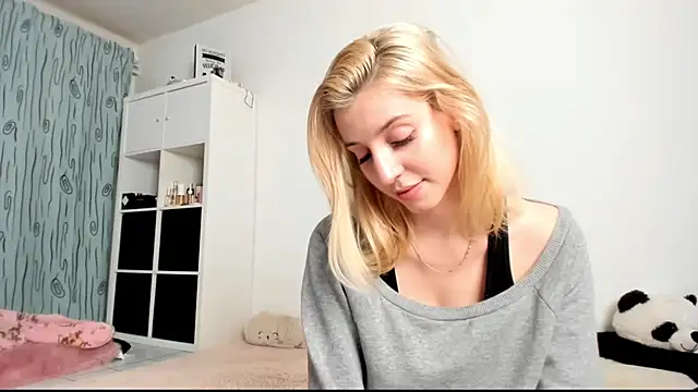 KenzieDawton online show from December 17, 10:11 pm