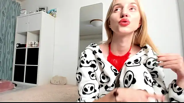 KenzieDawton online show from January 24, 4:59 am