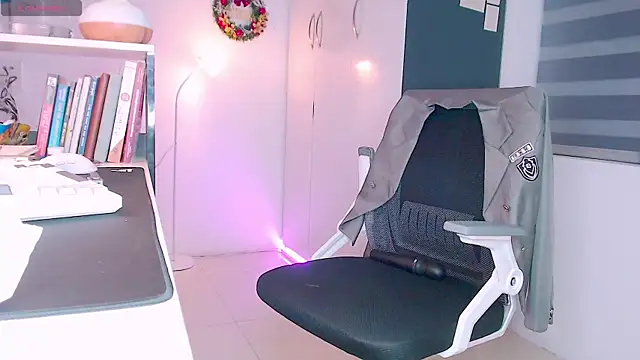 Shyn   online show from January 16, 12:20 pm