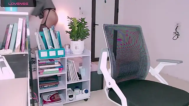 Shyn   online show from March 17, 9:55 am