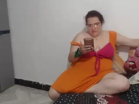 karlythothxh online show from March 18, 2:04 am