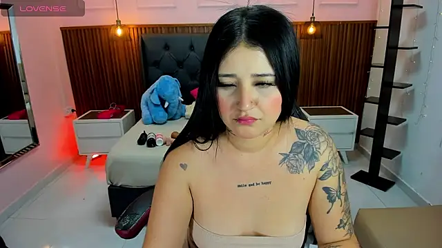 BIANCAROY1 online show from February 27, 6:52 pm