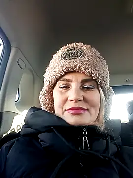 Snapshot of JennyOMay chatting on February 8, 4:36 am JennyOMay online show from February 8, 4:36 am