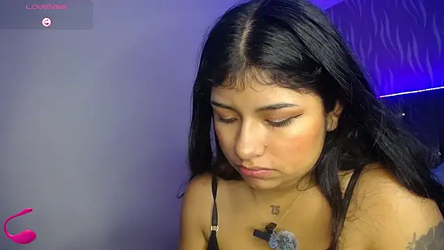 Snapshot of ChantalPetit chatting on July 12, 12:07 pm ChantalPetit online show from July 12, 12:07 pm