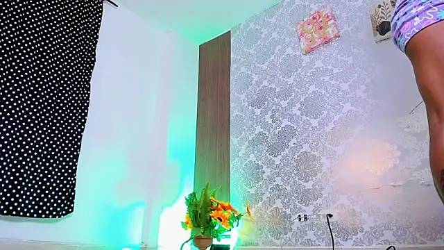 kelly thomson online show from November 8, 11:03 pm