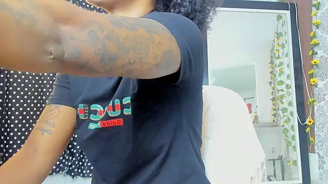 kelly thomson online show from February 18, 11:22 pm