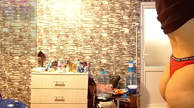Snapshot of _Mari____ chatting on January 31, 7:39 am  Mari     online show from January 31, 7:39 am