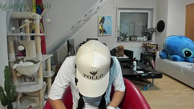 Snapshot of tinny_williams chatting on September 26, 4:49 am tinny williams online show from September 26, 4:49 am