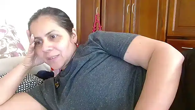 Sara Brandon online show from September 17, 6:31 pm