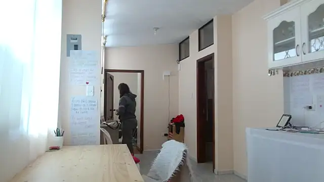 Sara Brandon online show from September 25, 3:05 pm