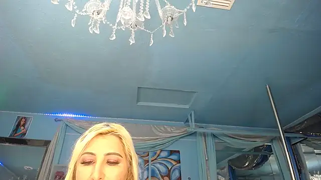 Snapshot of ADRIANNA_FOX chatting on February 7, 12:58 am ADRIANNA FOX online show from February 7, 12:58 am