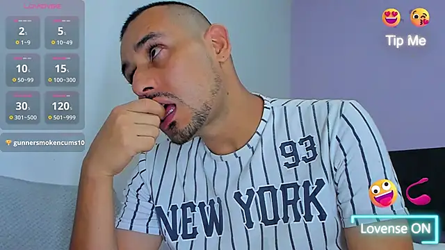 Snapshot of jhonyalzate2 chatting on January 15, 4:15 am jhonyalzate2 online show from January 15, 4:15 am