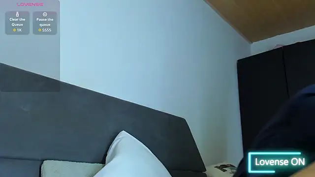 jhonyalzate2 online show from November 13, 3:05 am