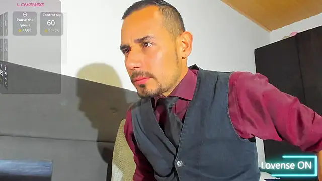 jhonyalzate2 online show from January 8, 3:53 am