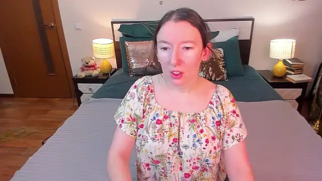 Snapshot of CatherineWalls chatting on February 15, 4:42 am CatherineWalls online show from February 15, 4:42 am