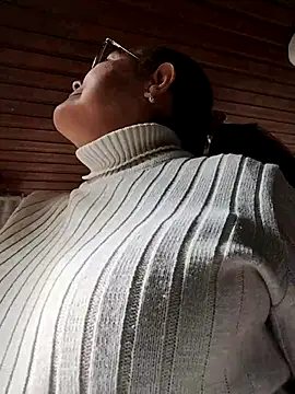 Vicky Rosse online show from April 7, 8:31 pm