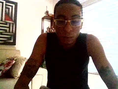 Snapshot of mellow_smoke chatting on February 13, 8:16 pm mellow smoke online show from February 13, 8:16 pm