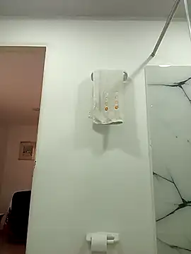 Snapshot of mellow_smoke chatting on February 20, 2:50 pm mellow smoke online show from February 20, 2:50 pm