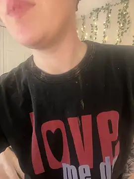 thetinyblue online show from March 7, 4:44 pm