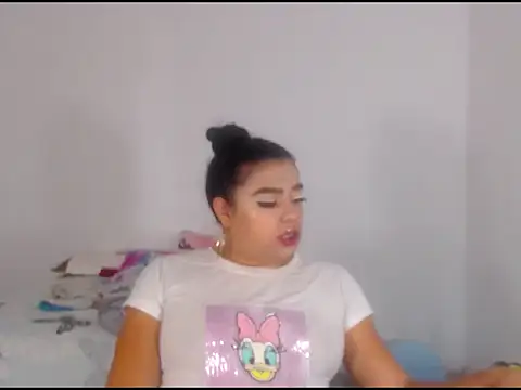 katrinawillff online show from March 12, 4:40 am