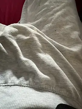 Snapshot of j1991j chatting on March 21, 8:19 am j1991j online show from March 21, 8:19 am