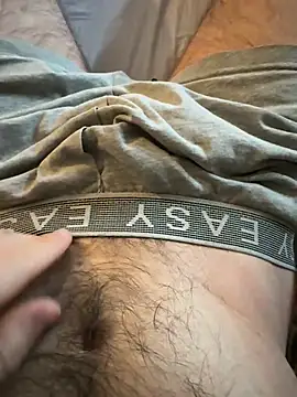 Snapshot of j1991j chatting on March 28, 4:39 pm j1991j online show from March 28, 4:39 pm